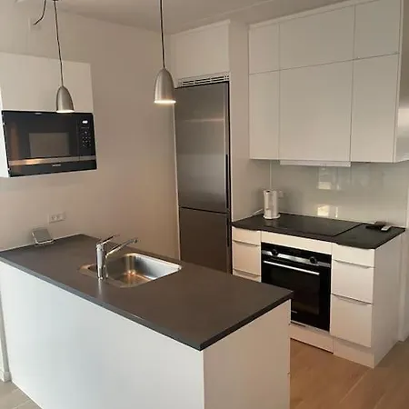 Apartment Og Rolig Med Gratis Parkering