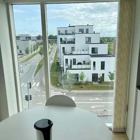 Og Rolig Med Gratis Parkering *
