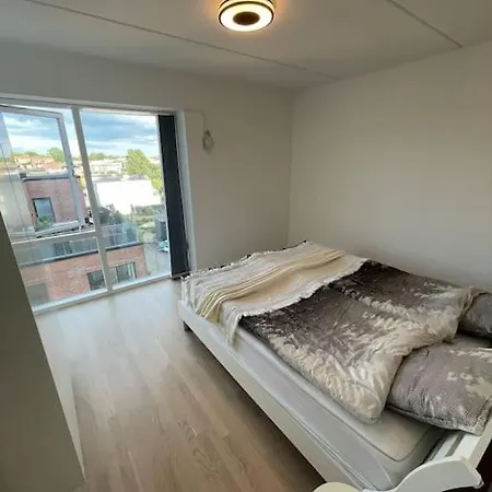 Og Rolig Med Gratis Parkering Appartement