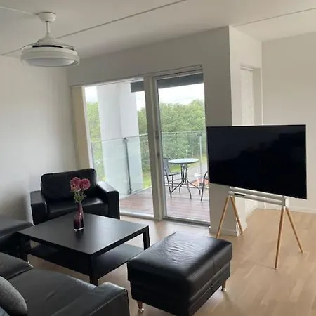 Og Rolig Med Gratis Parkering * Hedehusene