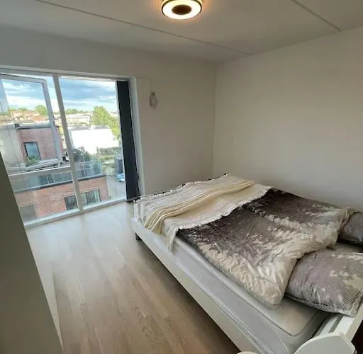 Og Rolig Med Gratis Parkering Lejlighed