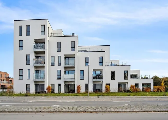 Og Rolig Med Gratis Parkering Lejlighed *