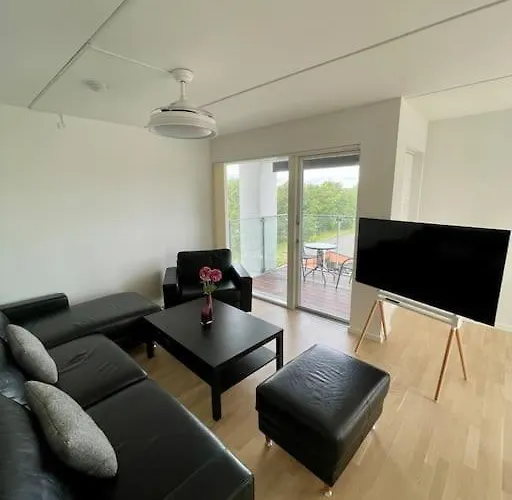Og Rolig Med Gratis Parkering Lejlighed